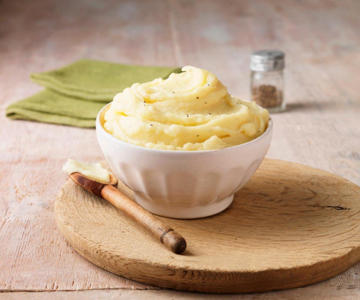 Don't add milk to mashed potatoes anymore: Here's what gives it a creamy, lump-free texture!