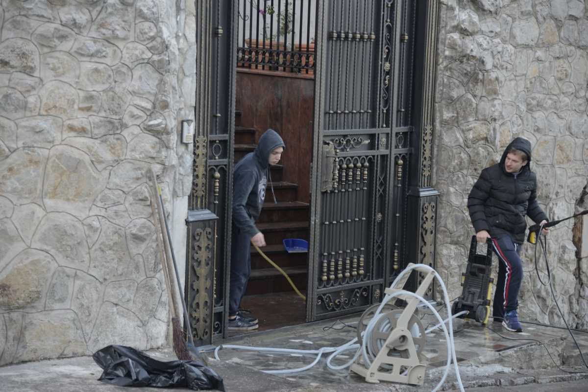 VILA RAŽNATOVIĆA NA DEDINJU IZGLEDA DRUGAČIJE: Ceca promenila jedan ...