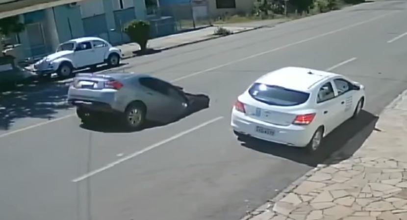 DRAMA U BRAZILU: Džinovska rupa se otvorila na ulici i progutala auto ...