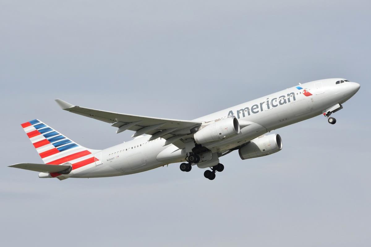 Kupio doživotnu avio-kartu za prvu klasu, pa se bahatio: Doručkovao u Parizu, ručao u Londonu, večerao u Njujorku Kupio doživotnu avio-kartu za prvu klasu, pa se bahatio: Doručkovao u Parizu, ručao u Londonu, večerao u Njujorku