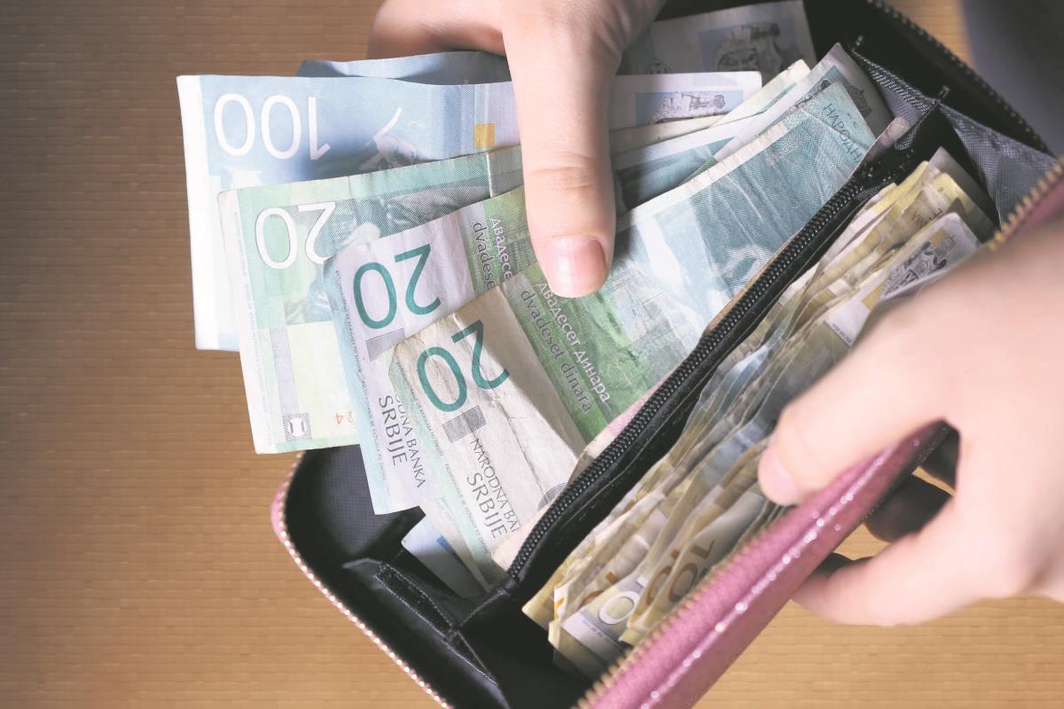 Gde su najveće prosečne plate u Srbiji? Idu i do gotovo 190.000 dinara, jedna opština ubedljivo prednjači Gde su najveće prosečne plate u Srbiji? Idu i do gotovo 190.000 dinara, jedna opština ubedljivo prednjači