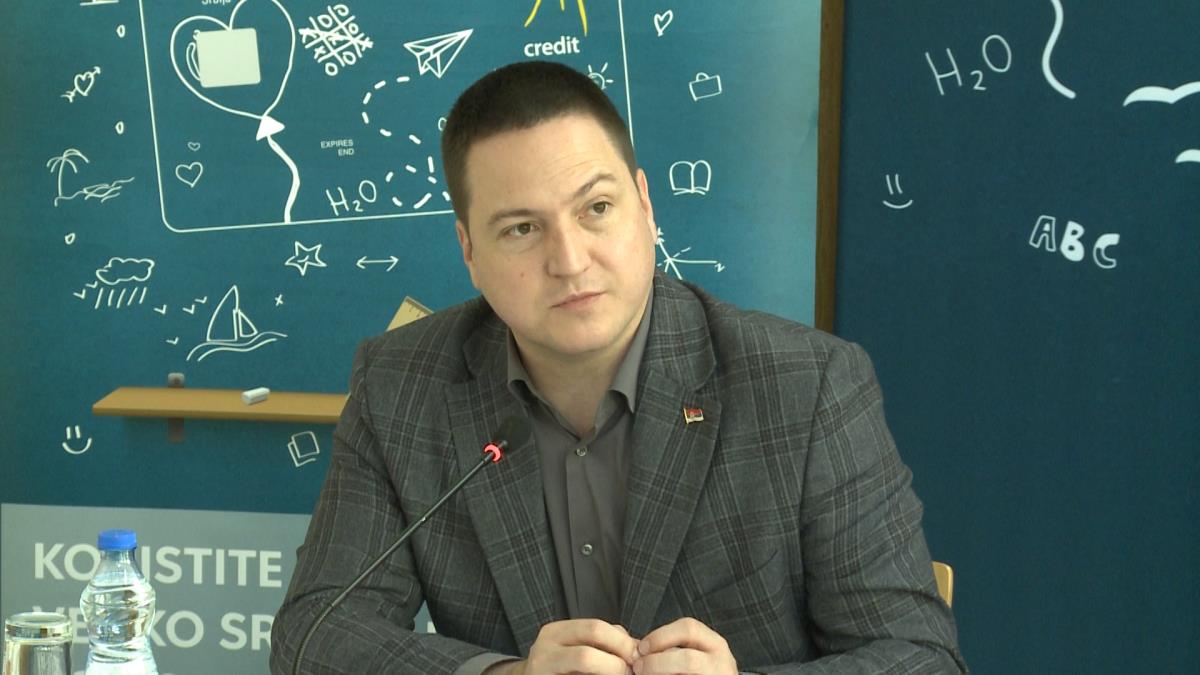 ODLAŽE SE POLAGANJE DRŽAVNE MATURE: Ministar Ružić otkrio kada će biti ...