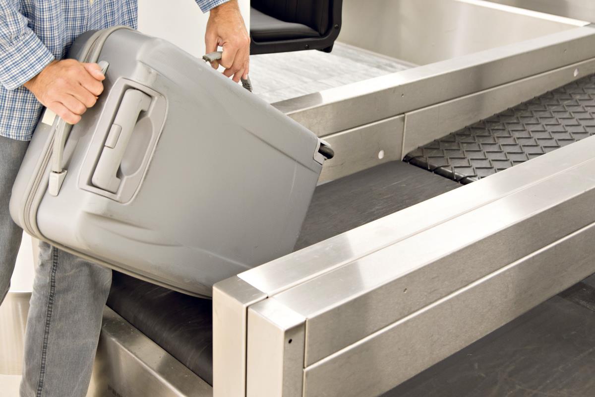 The mistake that could cost you a flight delay: Never put this on your suitcase!