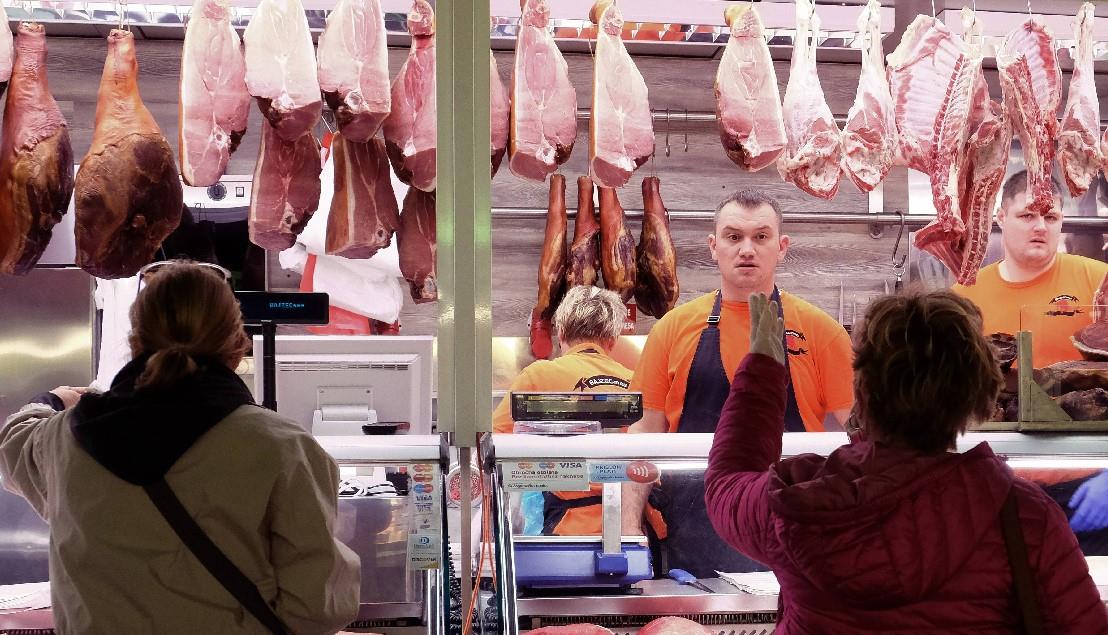 PAO NAJVEĆI IZVOZNIK MESA! ODLUKOM ŠOKIRALI JAVNOST! Otpuštaju radnike na sve strane, evo šta ih je nateralo na ovaj drastični potez PAO NAJVEĆI IZVOZNIK MESA! ODLUKOM ŠOKIRALI JAVNOST! Otpuštaju radnike na sve strane, evo šta ih je nateralo na ovaj drastični potez