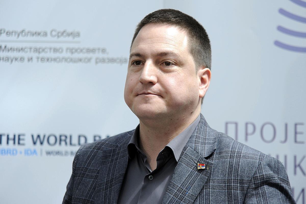 STUDENTI SU BEZBEDNI! MINISTAR PROSVETE BRANKO RUŽIĆ: Vratio se ...