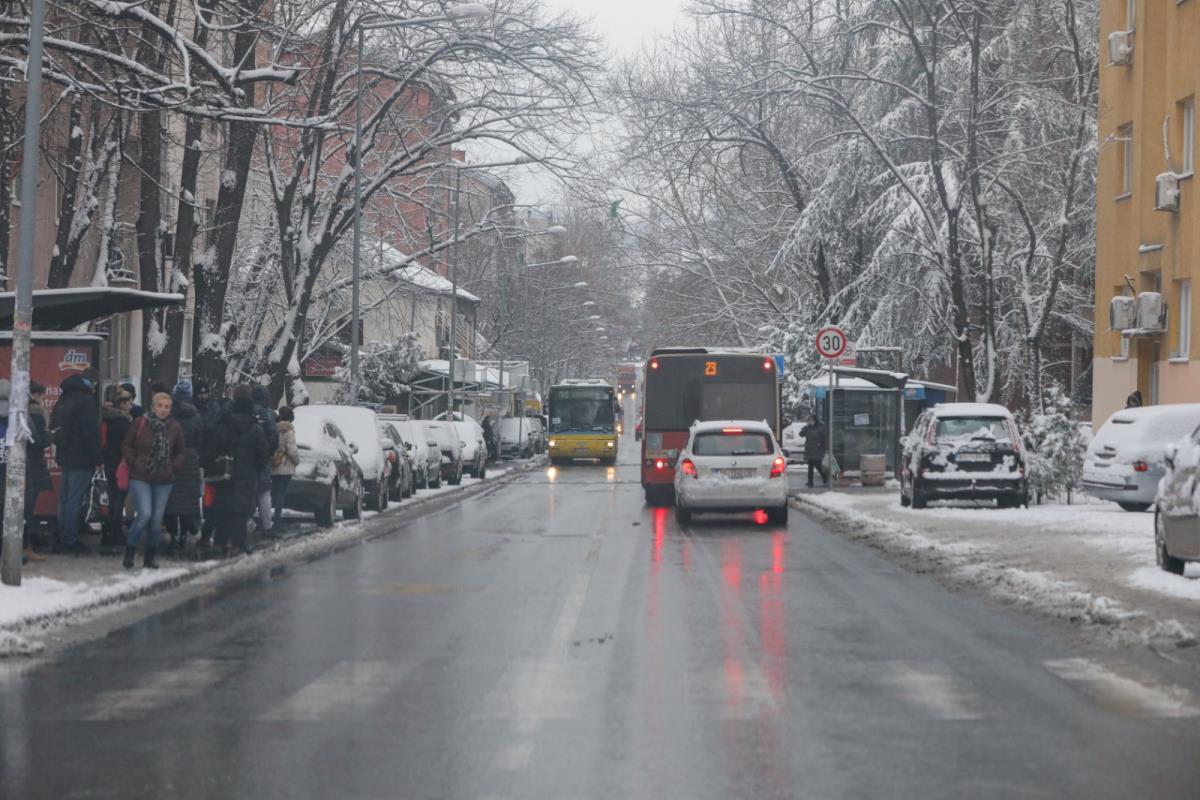 Vreme danas promenljivo i hladno, a evo kakvo će biti za doček! RHMZ se oglasio najnovijim upozorenjem: Početak godine nam donosi turbulentni vremenski obrt!