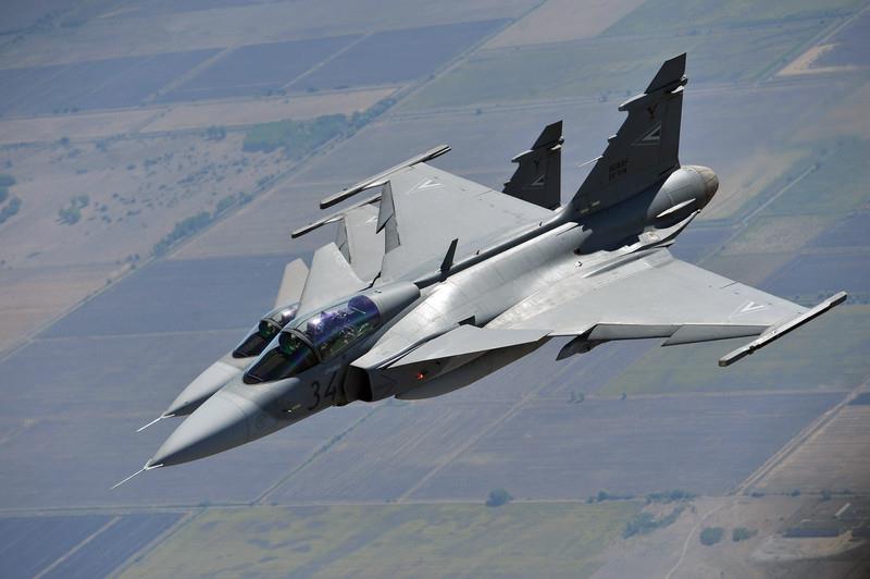 HUNGARIANS RECEIVED NEW FIGHTER JETS! Two GRIPENS ARRIVED FROM SWEDEN! 'For us, Hungarian soldiers, it is a guarantee of our sovereignty'