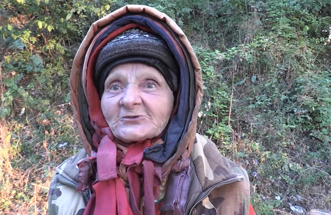 UMRLA BAKA MILKA PERIĆ! Zasmejavala nas do suza svojim izjavama o vrućini:  Sunce me gleda, vidiš da me gleda. Ono me ruši | Kurir