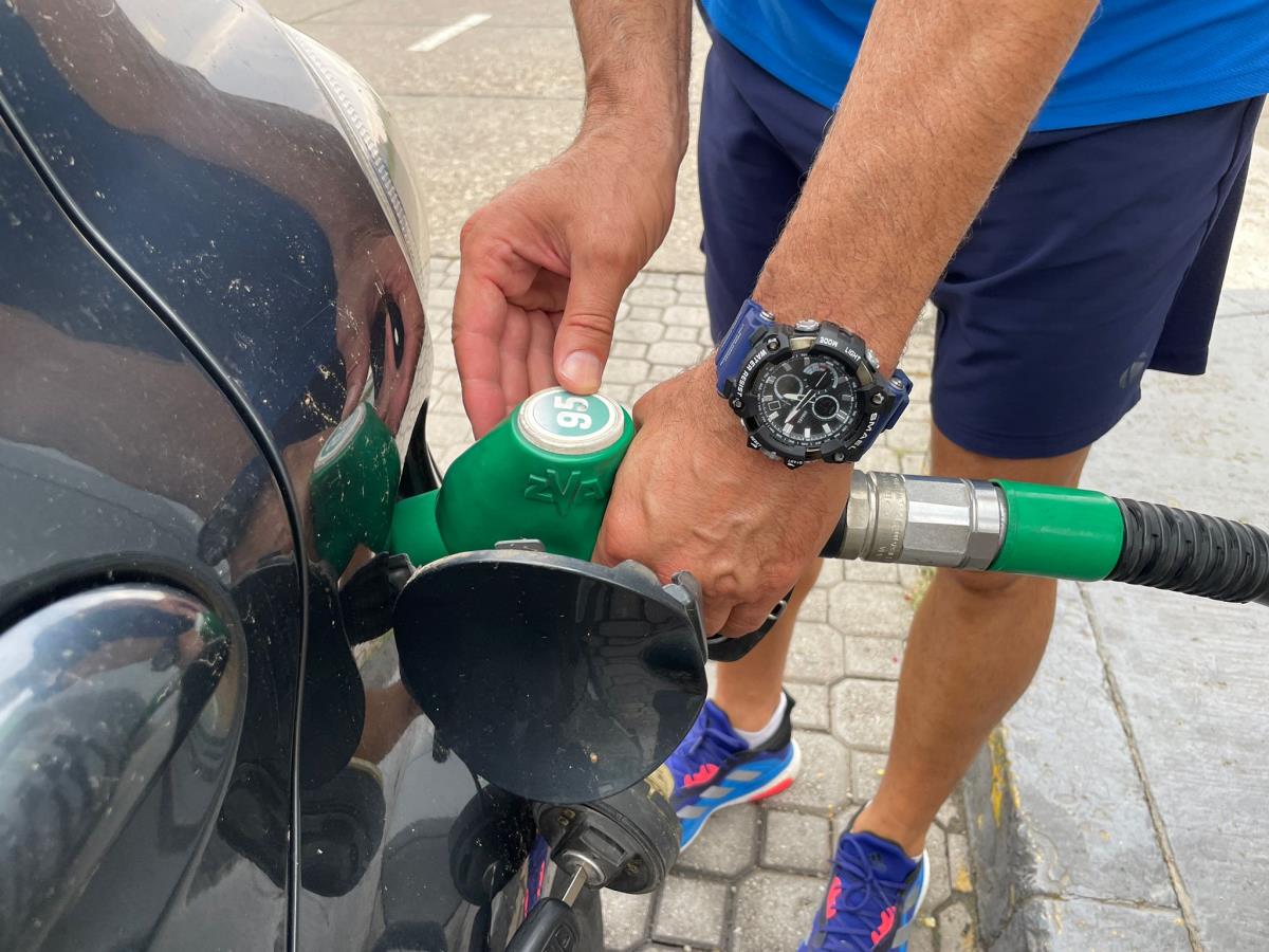 Nisu toliko niske koliko bi mogle da budu: Hoće li pad cene nafte dodatno oboriti cenu goriva u Srbiji? Nisu toliko niske koliko bi mogle da budu: Hoće li pad cene nafte dodatno oboriti cenu goriva u Srbiji?