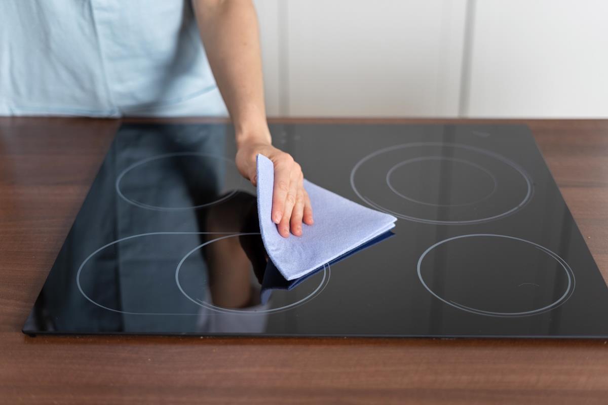How to Clean an Induction Hob? This Agent Removes Everything, Cleans Even the Worst Dirt!