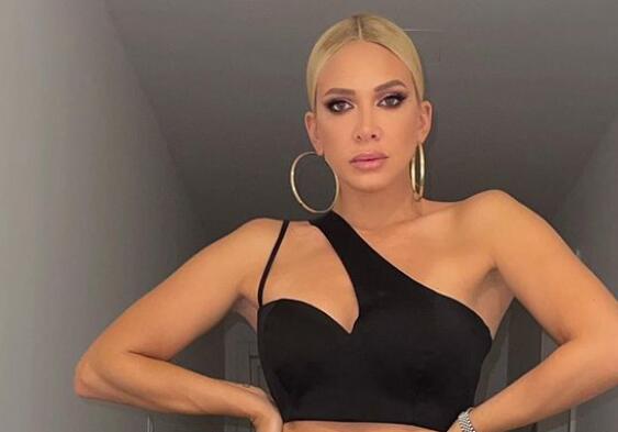 POZNATI PEVAČ JAVNO OSUDIO MILICU TODOROVIĆ ZBOG VEZE SA OŽENJENIM ČOVEKOM Oštrim rečima rekao sve što misli o njima Kép