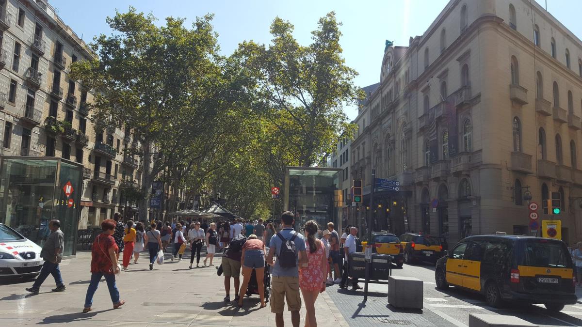 Vlada uputila konačno presekla: Više od 65.000 oglasa za iznajmljivanje smeštaja biće uklonjeno! Vlada uputila konačno presekla: Više od 65.000 oglasa za iznajmljivanje smeštaja biće uklonjeno!