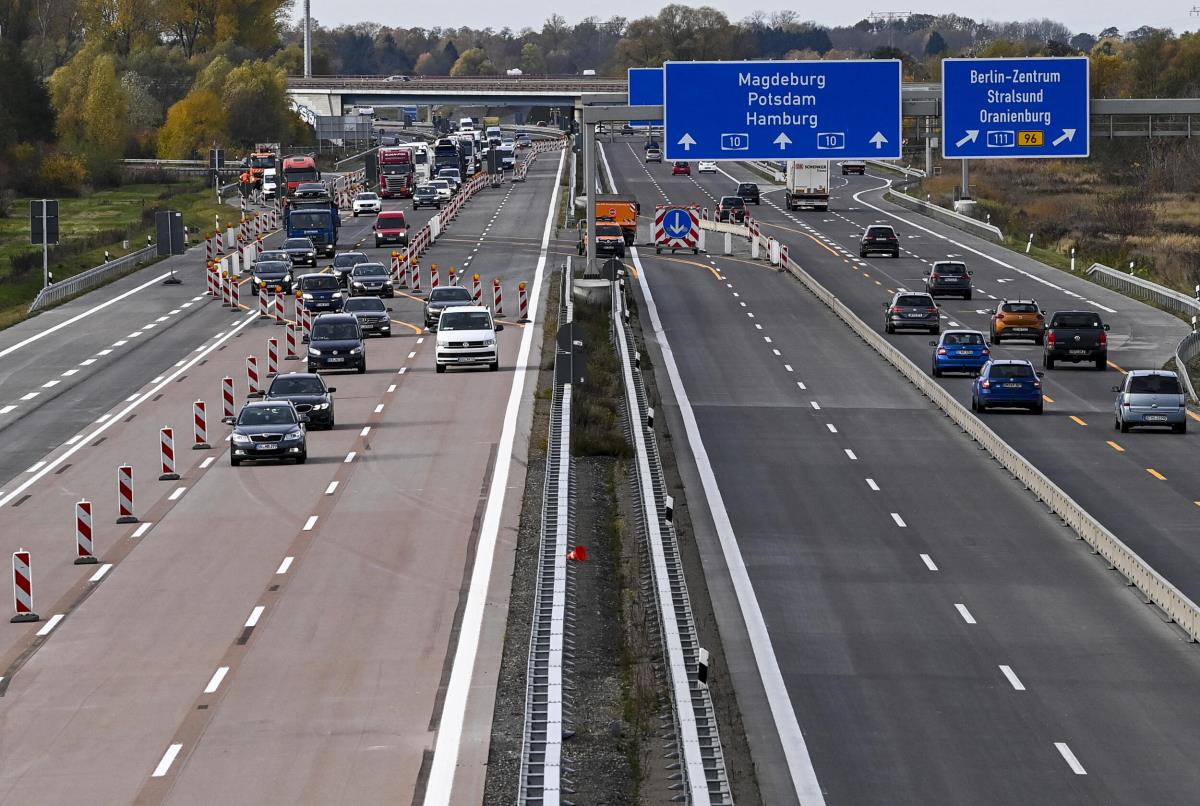 Masovne kazne naplaćuju se zbunjenim vozačima: Saobraćajni znakovi na auto-putu izazvali opštu pometnju Kép