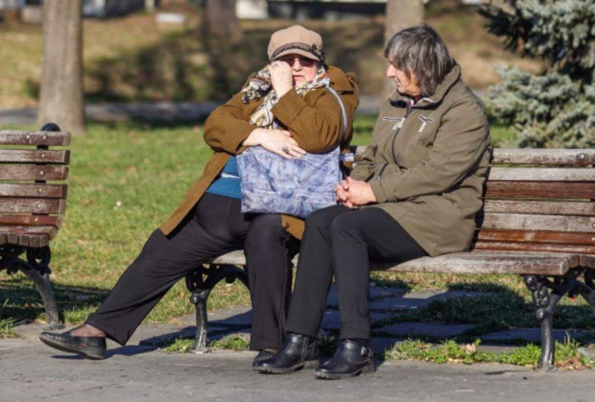 Lista profesija koje ženama donose ozbiljno veće penzije: Mogu mesečno da dobiju i do 100.000 dinara više od ostalih, evo spiska Lista profesija koje ženama donose ozbiljno veće penzije: Mogu mesečno da dobiju i do 100.000 dinara više od ostalih, evo spiska