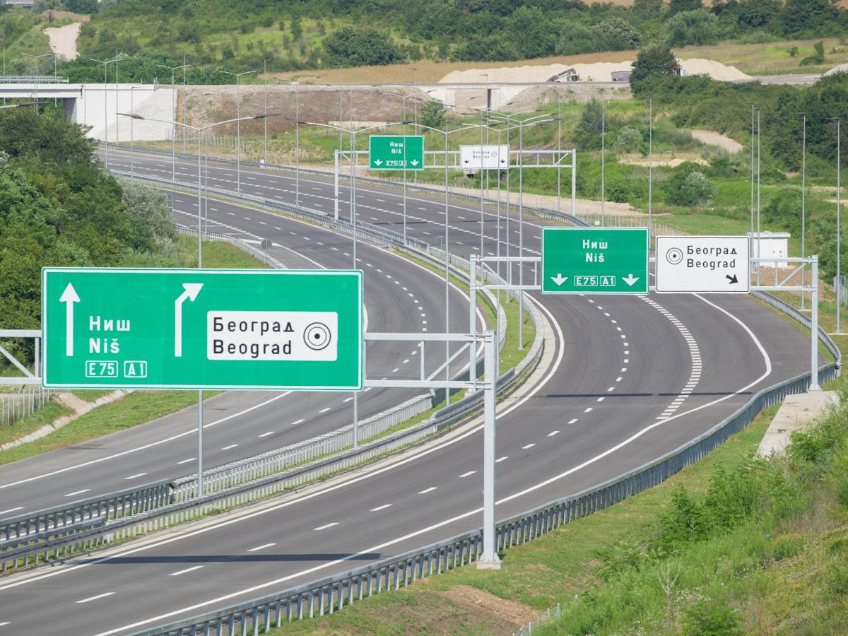 Od 1. aprila više ništa neće biti isto: Bez ovoga kamioni i autobusi neće moći na obilaznicu oko Beograda Od 1. aprila više ništa neće biti isto: Bez ovoga kamioni i autobusi neće moći na obilaznicu oko Beograda