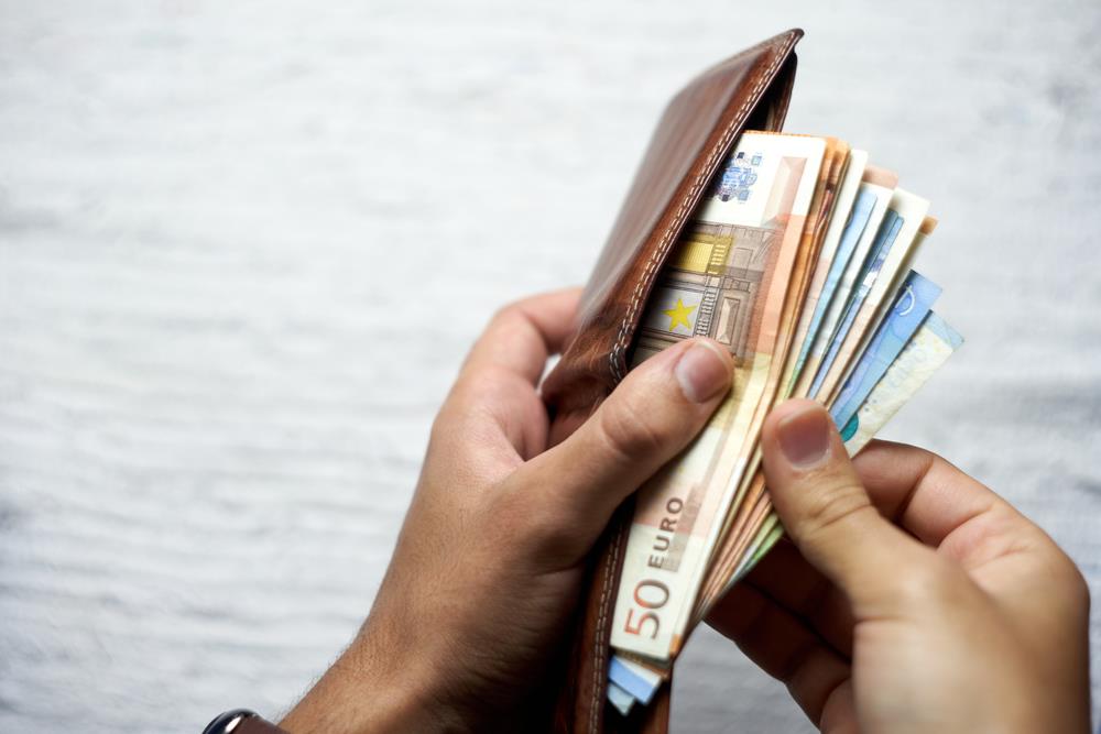 PLATA 1.000 €, VIKENDI SLOBODNI, ISKUSTVO NE TREBA! Ovaj oglas šokirao Beograđane, ali to nije sve - obezbeđeni čak i bonusi PLATA 1.000 €, VIKENDI SLOBODNI, ISKUSTVO NE TREBA! Ovaj oglas šokirao Beograđane, ali to nije sve - obezbeđeni čak i bonusi
