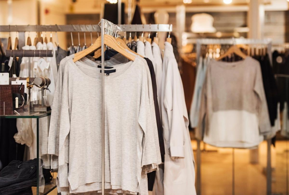 Nekada imali 1.100 prodavnica, a sada su zatvorili poslednju! Čuveni modni brend bio omiljen i u Srbiji, a onda se desio krah Nekada imali 1.100 prodavnica, a sada su zatvorili poslednju! Čuveni modni brend bio omiljen i u Srbiji, a onda se desio krah