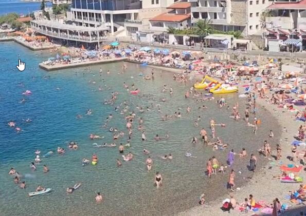 U ovom letovalištu na Jadranu porcija ćevapa košta 5 evra: raj za turiste koji žele da uštede U ovom letovalištu na Jadranu porcija ćevapa košta 5 evra: raj za turiste koji žele da uštede