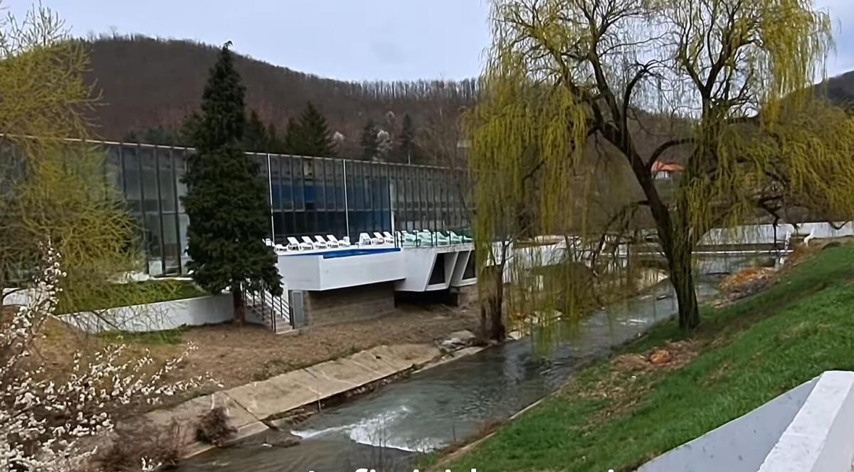 Banja na jugu Srbije u kojoj noć košta samo 2.000 dinara! Jeftinije od ovoga stvarno ne može, a jedna stvar je posebno izdvaja Banja na jugu Srbije u kojoj noć košta samo 2.000 dinara! Jeftinije od ovoga stvarno ne može, a jedna stvar je posebno izdvaja