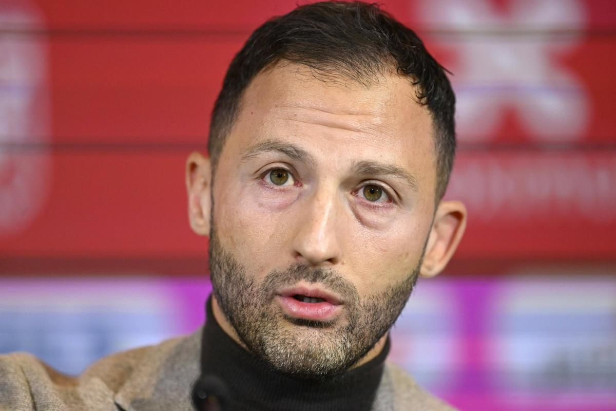 OGROMNA DRAMA U ISTANBULU! Trener Fenerbahčea hitno hospitalizovan - klub se oglasio i otkrio sve detalje! Kép