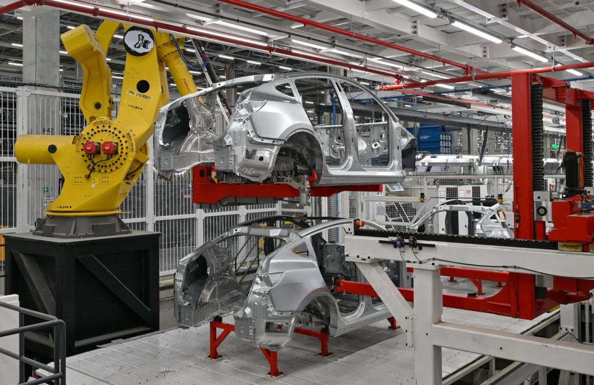 Fabrika u zerenjaninu zatvara pogon, 2.000 radnika na ulici! Poslodavac i sindikati traže pravedno rešenje Fabrika u zerenjaninu zatvara pogon, 2.000 radnika na ulici! Poslodavac i sindikati traže pravedno rešenje