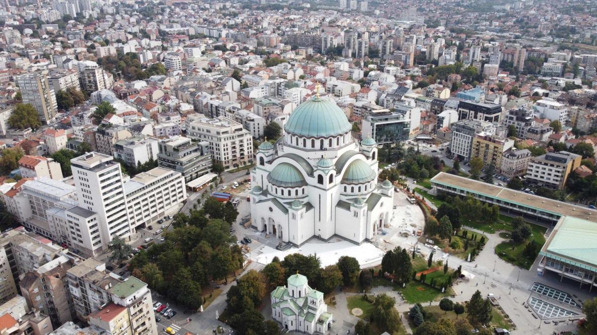 Zastrašujuće bizarnosti zaludele tinejdžere u Beogradu: Snimljena jeziva scena na Vračaru! Šta sve neće da im padne na pamet FOTO