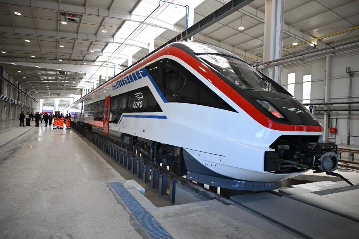 Kako izgleda novi brzi voz SOKO kineske kompanije CRRC? | Biznis Kurir