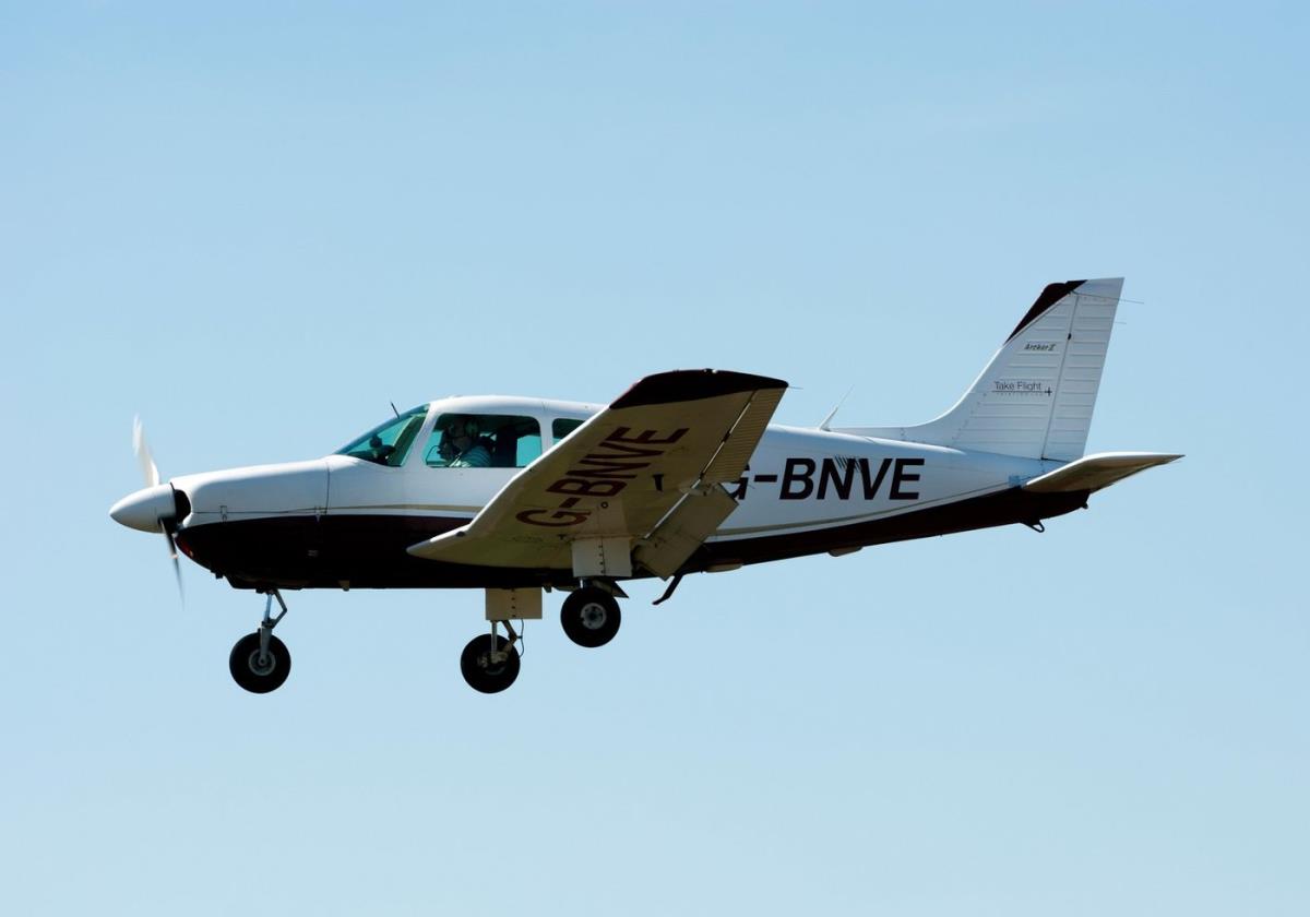 NEPOZNATI AVION KRUŽI IZNAD BANJALUKE Ne zna se zašto već duže vreme nadleće grad, a sumnja se da pripada ovoj zemlji