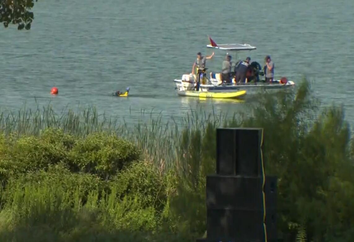 МУЖЧИНА (28) УТОНУЛ В ОЗЕРЕ ЯРУН! Около 22 часов вошел в воду, а через короткое время больше не выныривал! Был в компании парня (29) и девушки (26)