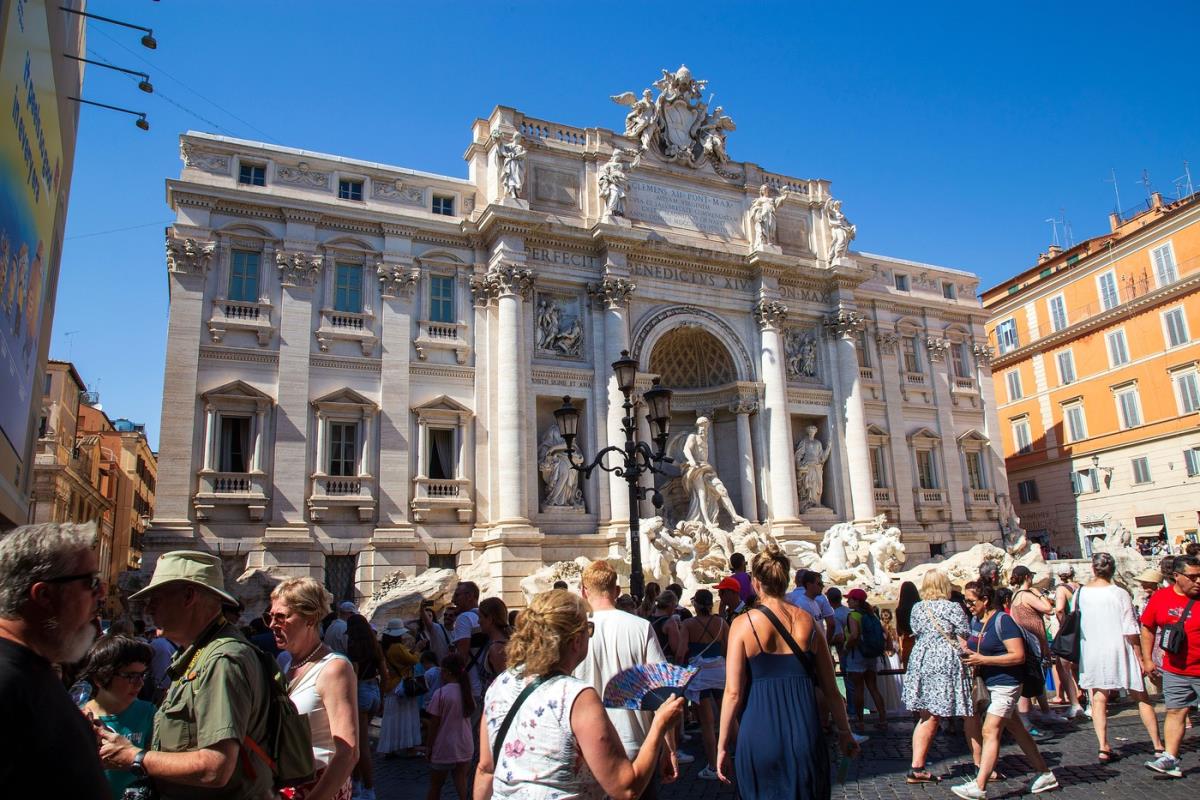 Rim počeo da naplaćuje Fontanu di Trevi! Za mesec dana inkasirali 435.000 €, Venecija sprema još jači udar na turiste! Rim počeo da naplaćuje Fontanu di Trevi! Za mesec dana inkasirali 435.000 €, Venecija sprema još jači udar na turiste!