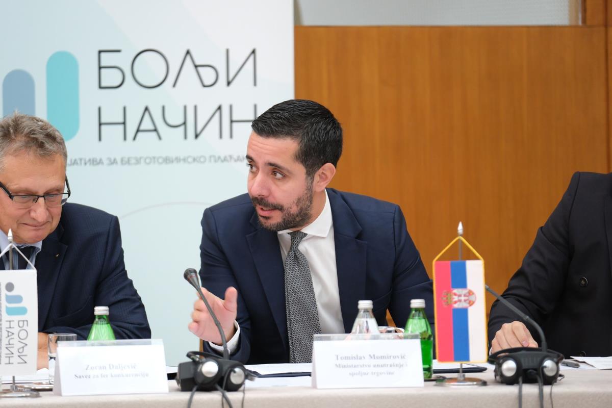 INSPEKCIJA ZAPLENILA FALŠ ROBU U VREDNOSTI OD 20 MILIONA DINARA! Najviše ženskih torbi poznatih brendova, a na udaru se našli i šverceri cigareta i duvana INSPEKCIJA ZAPLENILA FALŠ ROBU U VREDNOSTI OD 20 MILIONA DINARA! Najviše ženskih torbi poznatih brendova, a na udaru se našli i šverceri cigareta i duvana