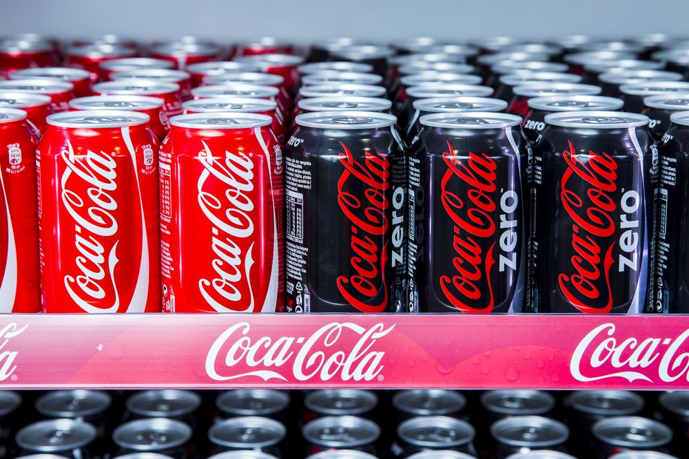 OGLASILI SE IZ KOKA-KOLE POSLE POVLAČENJA 28 MILIONA BOCA: Saopšteno da li su njihovi proizvodi u Srbiji bezbedni za konzumiranje OGLASILI SE IZ KOKA-KOLE POSLE POVLAČENJA 28 MILIONA BOCA: Saopšteno da li su njihovi proizvodi u Srbiji bezbedni za konzumiranje