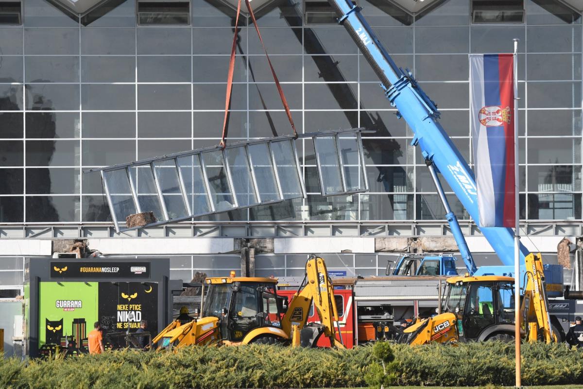 Šolakovi mediji tvrde: Do pada nadstrešnice bi došlo vrlo brzo i bez radova Šolakovi mediji tvrde: Do pada nadstrešnice bi došlo vrlo brzo i bez radova