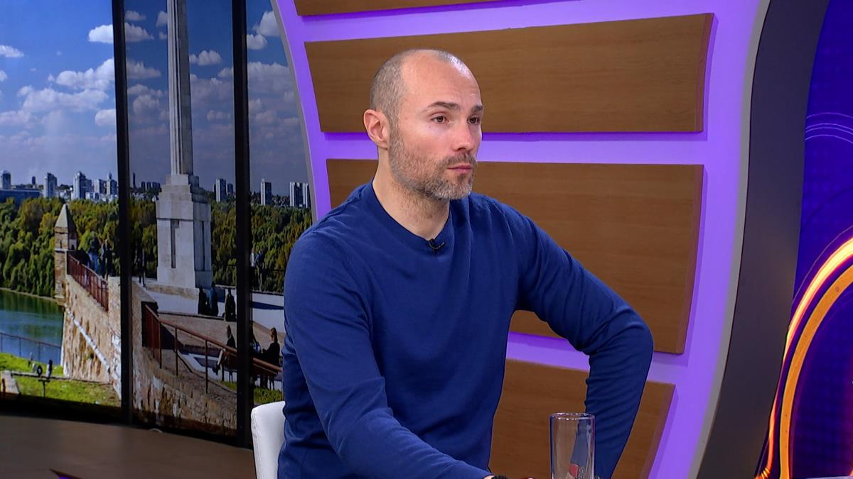 ACA SOFRONIJEVIĆ NIJE POSLUŠAO SAŠU POPOVIĆA I SADA SE GORKO KAJE! Muzičar otvorio dušu: Nikada to nisam uradio i mnogo mi je žao Kép