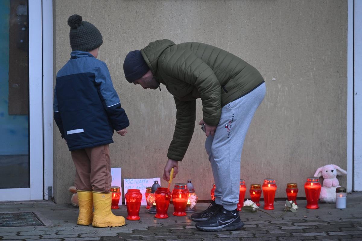 NOVI DETALJI HORORA U ZAGREBU! Učiteljica izbodena nožem VIŠE OD 30 PUTA! Otkriveno u kakvom su stanju ona i još troje dece! (FOTO/VIDEO)