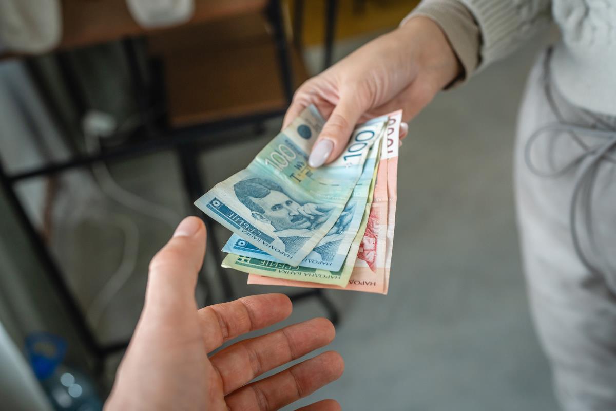 Kolike će biti plate nakon najavljene povišice? Sve zavisi od stručne spreme, a ovo je tačna računica! Kolike će biti plate nakon najavljene povišice? Sve zavisi od stručne spreme, a ovo je tačna računica!