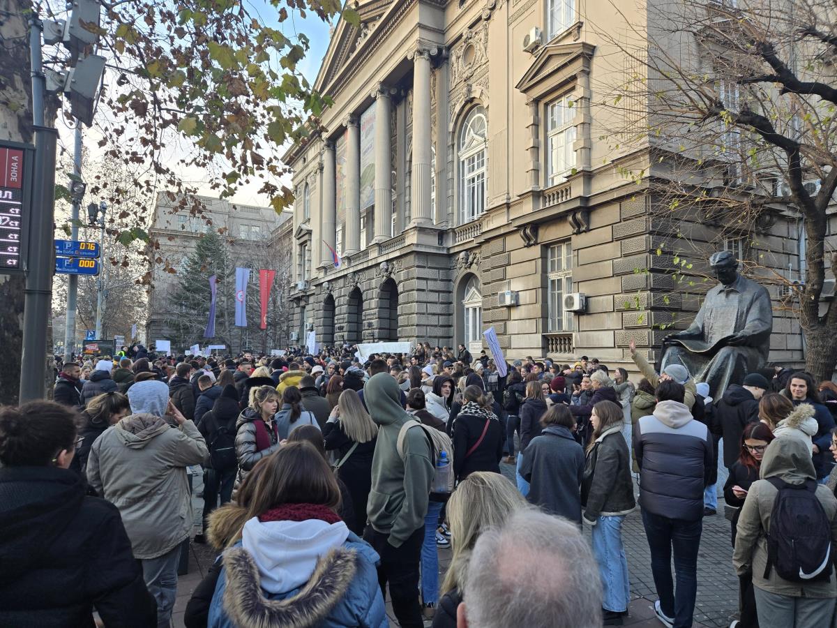 VLAST POZIVA NA RAZGOVOR I NUDI REŠENJE: Da li je druga strana spremna na to ili je plan da se blokira cela zemlja?