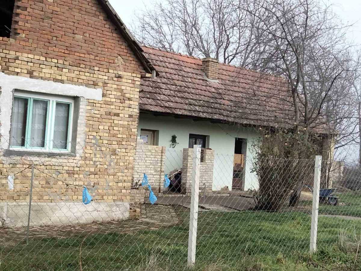 PRVE SLIKE MESTA ZLOČINA U SRBOBRANU: Sin pre 6 meseci izašao sa robije, sad presudio majci! (foto)