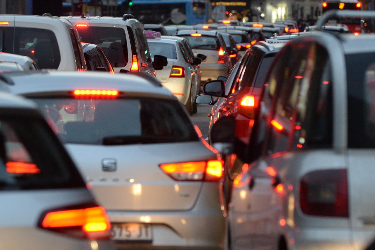 Uvode se nova pravila za vozače: Više neće moći da se vozi kao ranije, a ova stvar je drastično drugačija Uvode se nova pravila za vozače: Više neće moći da se vozi kao ranije, a ova stvar je drastično drugačija