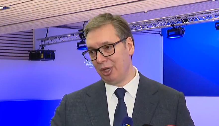 UŽIVO VUČIĆ SE OBRAĆA IZ DAVOSA "Tramp je preuzeo na sebe istorijsku ulogu - zastavljanje rata Rusije i Ukrajine, ali..."