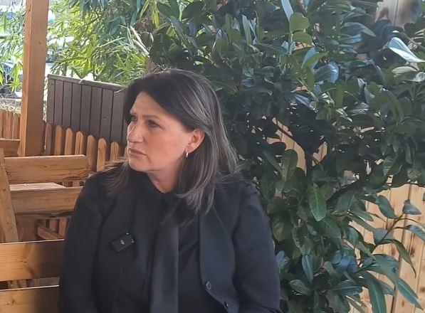 "Dobra duša, odlučio je da me oženi" Dragana iz Srbije pre 25 godina skovala plan - udala se za Nemca zbog papira, a onda se desilo neočekivano (video) "Dobra duša, odlučio je da me oženi" Dragana iz Srbije pre 25 godina skovala plan - udala se za Nemca zbog papira, a onda se desilo neočekivano (video)