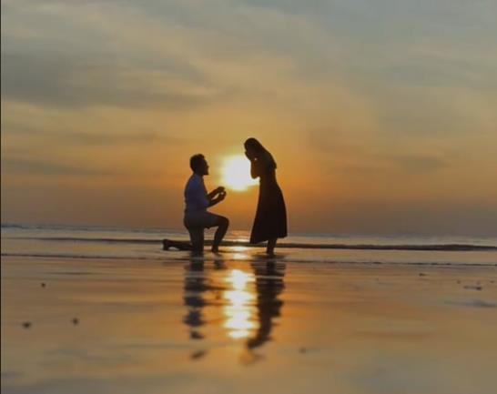 Prosidba izvan ovog sveta! Ali bukvalno! Prsten leti 35 km iznad zemlje, a robot vam donosi večeru: Ljubavna ponuda koja doslovno leti u nebo!