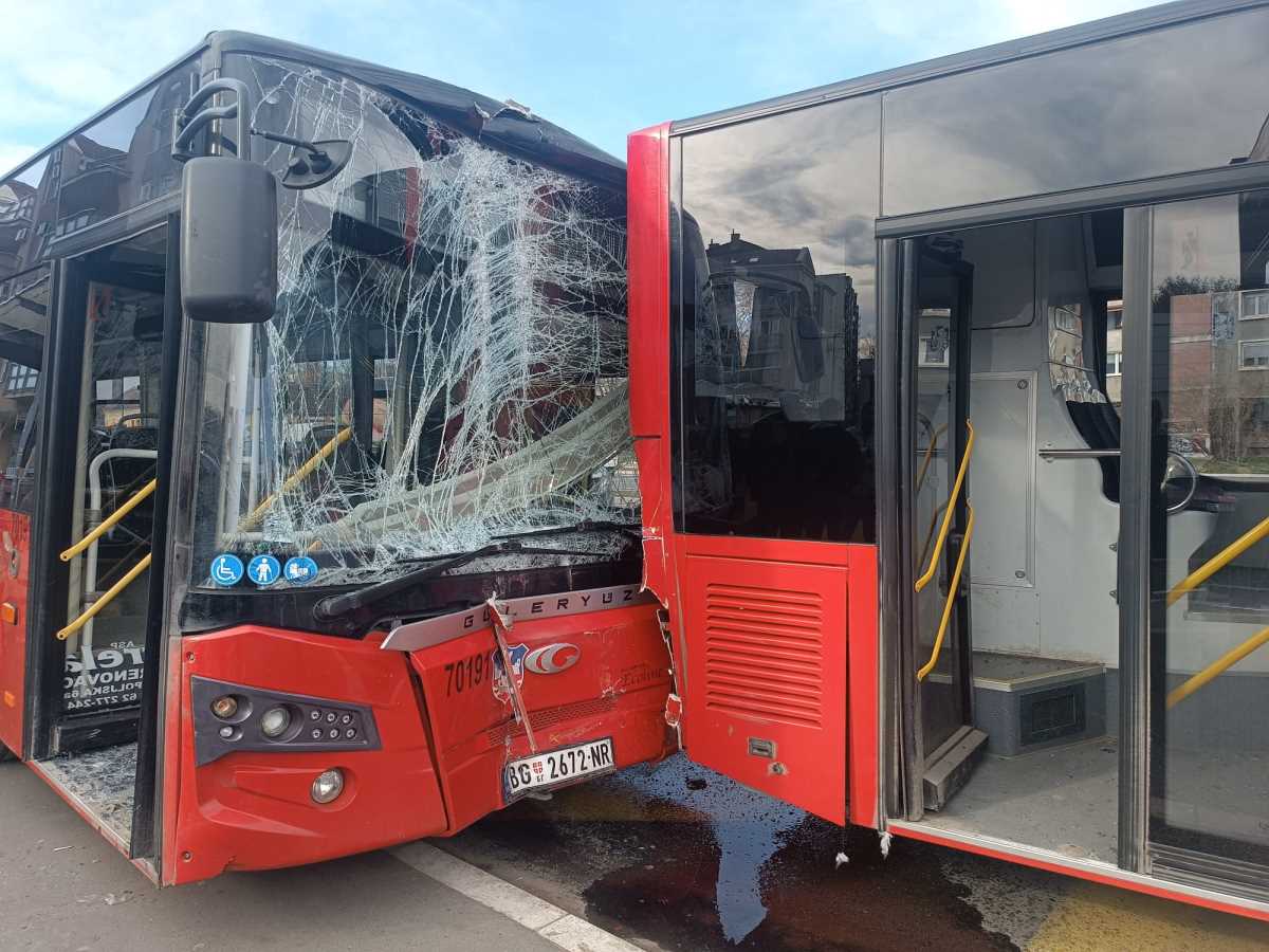 "LJUDI SU BUKVALNO LETELI PO AUTOBUSU" Najnovije informacije o povređenima u sudarima kod Umke i na Novom Beogradu, oglasio se doktor