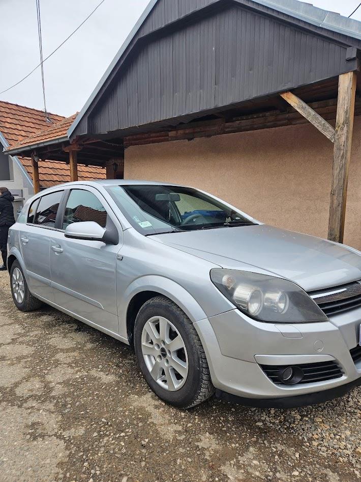 Čovek prodaje skoro pa nov auto za 3.500 €: Urađen mali i veliki servis, registrovan, malo troši, a hoće da ga se reši samo iz 1 razloga Čovek prodaje skoro pa nov auto za 3.500 €: Urađen mali i veliki servis, registrovan, malo troši, a hoće da ga se reši samo iz 1 razloga