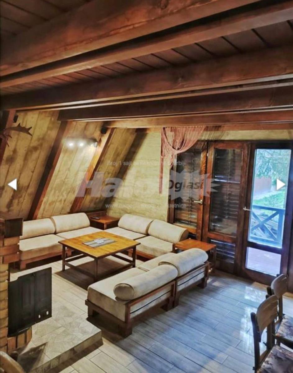 Kuću sa 3 apartmana na Kopaoniku menja za auto uz doplatu! Uložio 100.000 €, a daje je ispod cene - kaže može i stan Kuću sa 3 apartmana na Kopaoniku menja za auto uz doplatu! Uložio 100.000 €, a daje je ispod cene - kaže može i stan