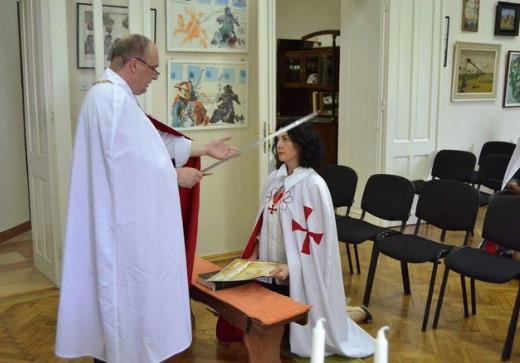 Uhapšena bivša gradonačelnica Niša nekada pripadala vitezovima Templarima! Dragana Sotirovski se na Bibliji klela da neće zloupotrebiti novac!