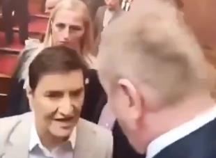 ĐILAS BRUTALNO VREĐA ANU BRNABIĆ USRED SKUPŠTINE! Napao predsednicu parlamenta, pa se još hvali time?! (VIDEO)