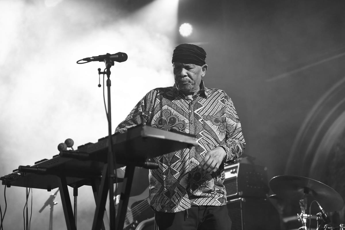 Umro Roj Ejers | Kurir