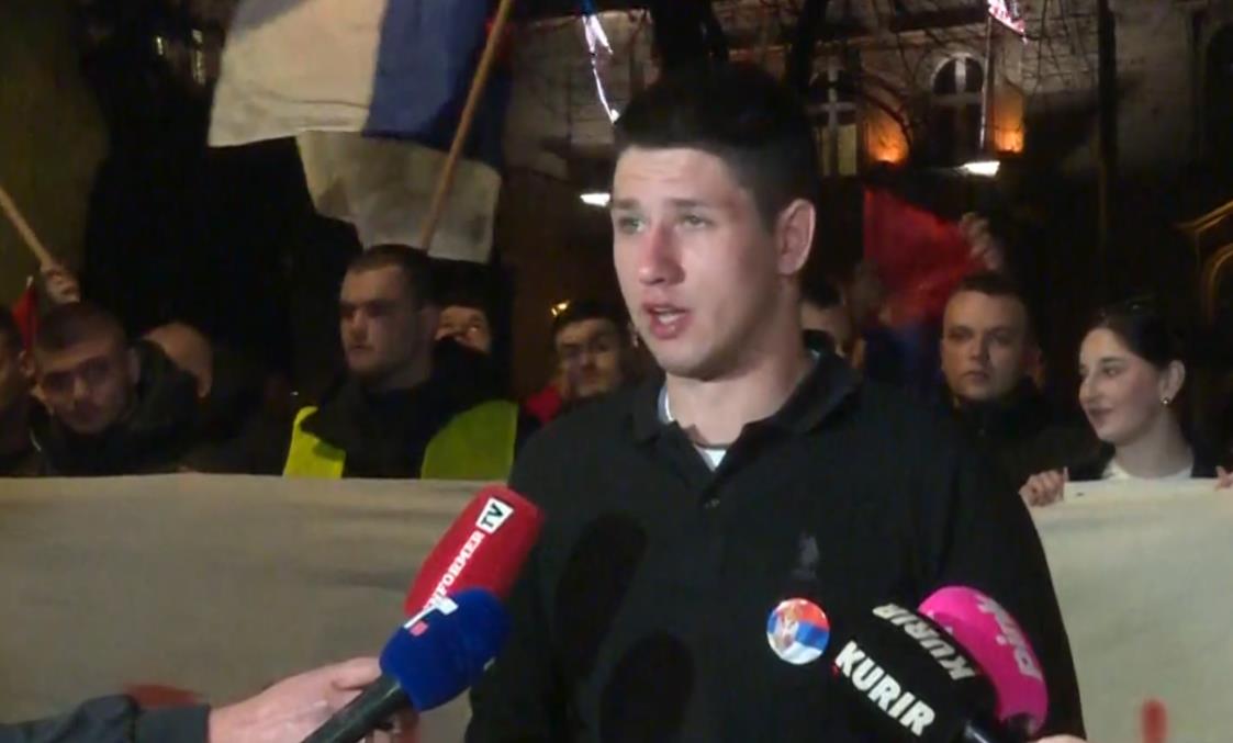 "VIŠE NISMO TIHI, SAD SMO VEĆINA" Studenti koji hoće da uče u Pionirskom parku: "Pozivam sve kolege da nam se pridruže, živela Srbija!" (FOTO, VIDEO)