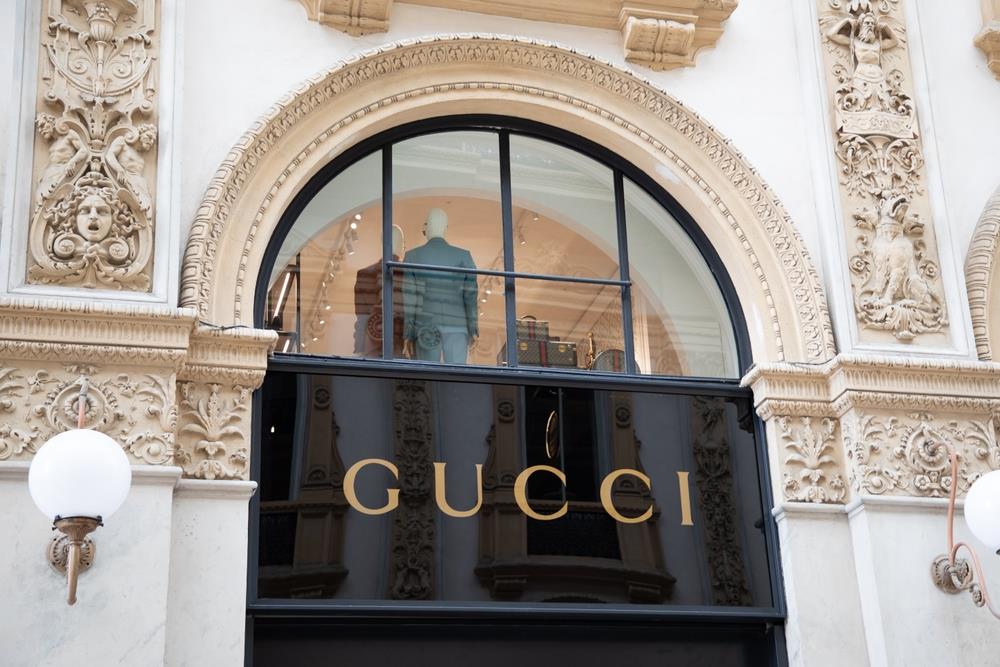 Trgovinski rat kine i Amerike ostavio posledice i na moćne kompanije: Luj Viton i Guči na mukama, Kinezi smanjili kupovinu luks robe Trgovinski rat kine i Amerike ostavio posledice i na moćne kompanije: Luj Viton i Guči na mukama, Kinezi smanjili kupovinu luks robe